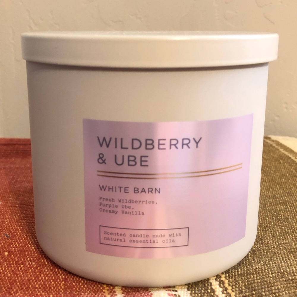 White Barn Wildberry & Ube Scented Candle 3-Wick Creamy Vanilla